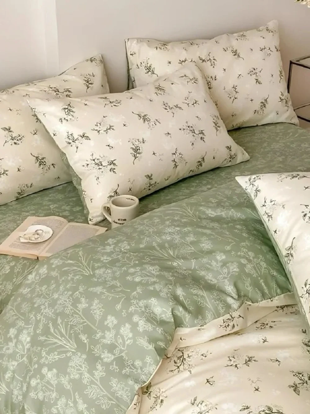 100% Organic Cotton Duvet Cover Set, Vintage Floral Reversible Soft Bedding
